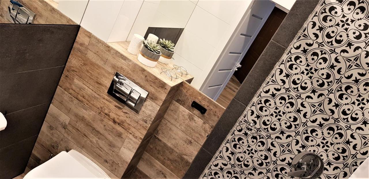 Apartament Centrum Park Ul Waszyngtona 쳉스토호바 외부 사진