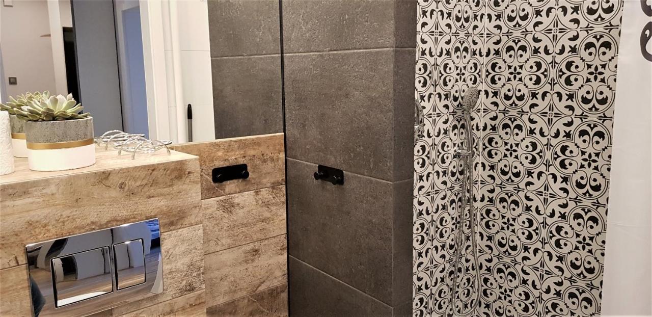 Apartament Centrum Park Ul Waszyngtona 쳉스토호바 외부 사진