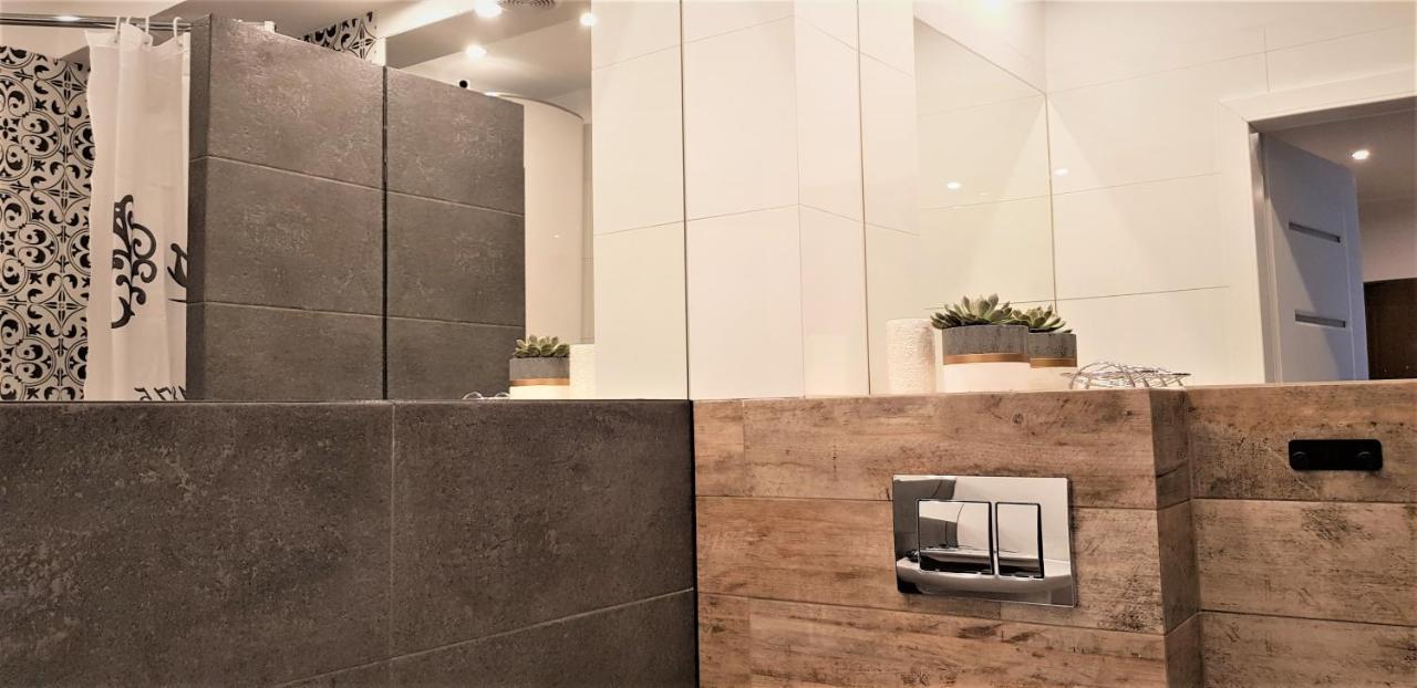 Apartament Centrum Park Ul Waszyngtona 쳉스토호바 외부 사진